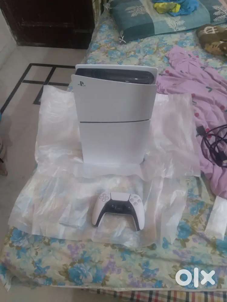 Ps5 disc version brand new with brand new ps portal