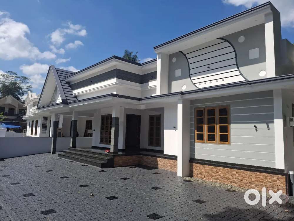 തൊടുപുഴ വെങ്ങല്ലൂർ, 4 bhk new house