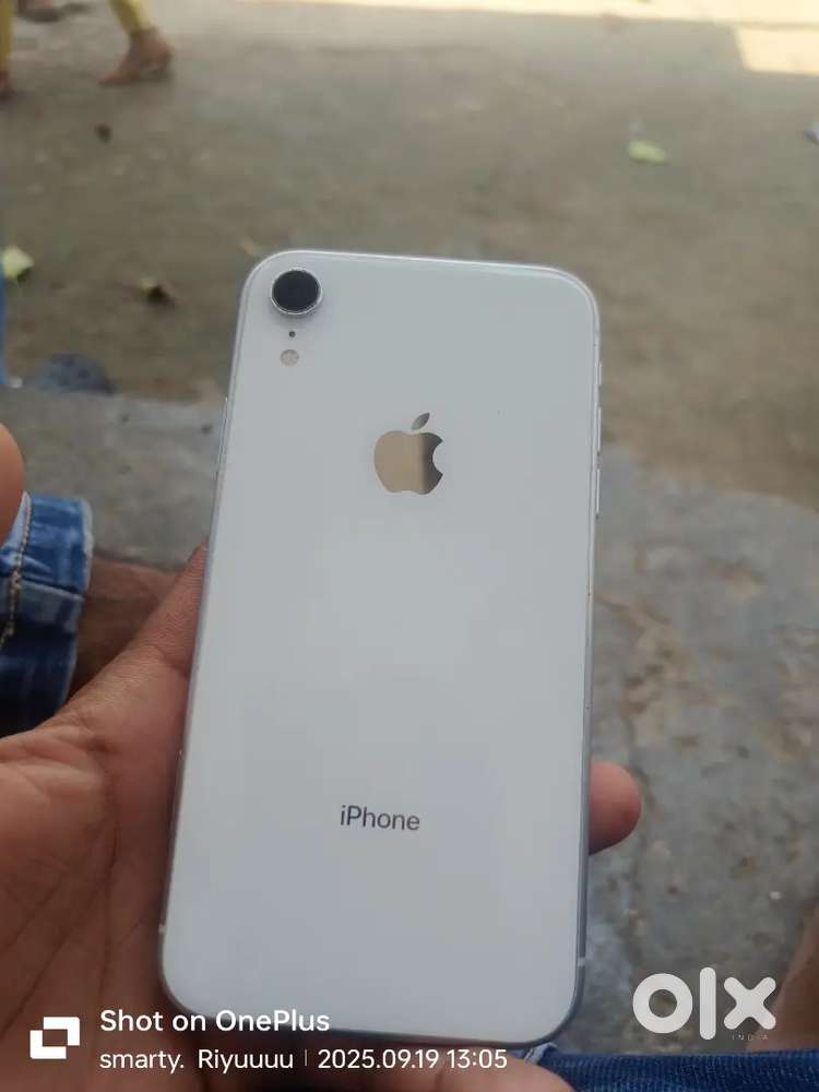 I phone xr 64gb batryy helt75 full original face I'd on tutone on