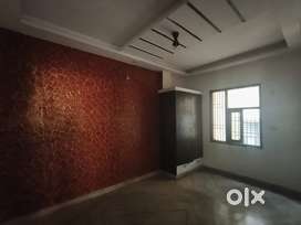 3 BHK floor first floor L Corner for rent only 24000