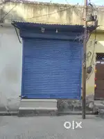 मार्केट में दुकान किराये के लिये उपलब्ध है