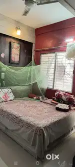 Well furnished and thre are 2 gallaries..1 gallary occupied washroom
