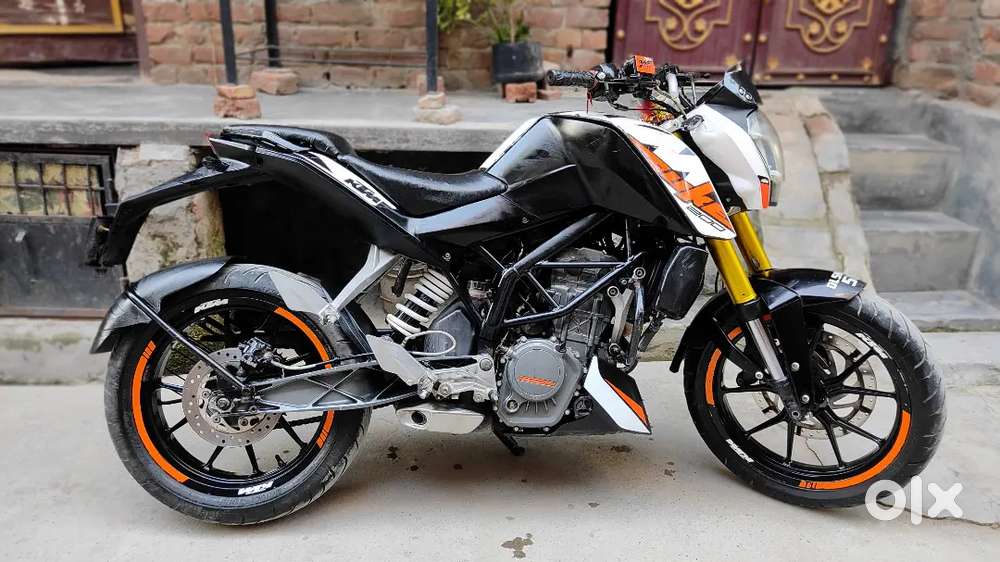 Bike sell ktm duke 200 2nd owner 2016 model