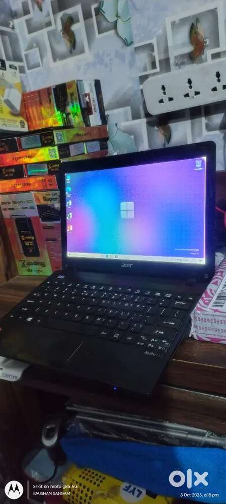 Acer mini laptop 4 gb ram 128 gb sdd 320 hardisk Good condition