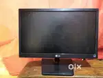 LG MONITOR FOR SALE 5 YEARS OLD
