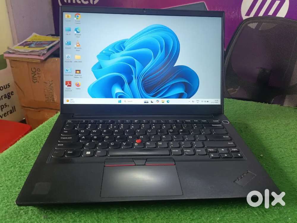 Lenovo ThinkPad E14 Corporate i3 11th Gen 8gb RAM 256gb SSD 14 inches
