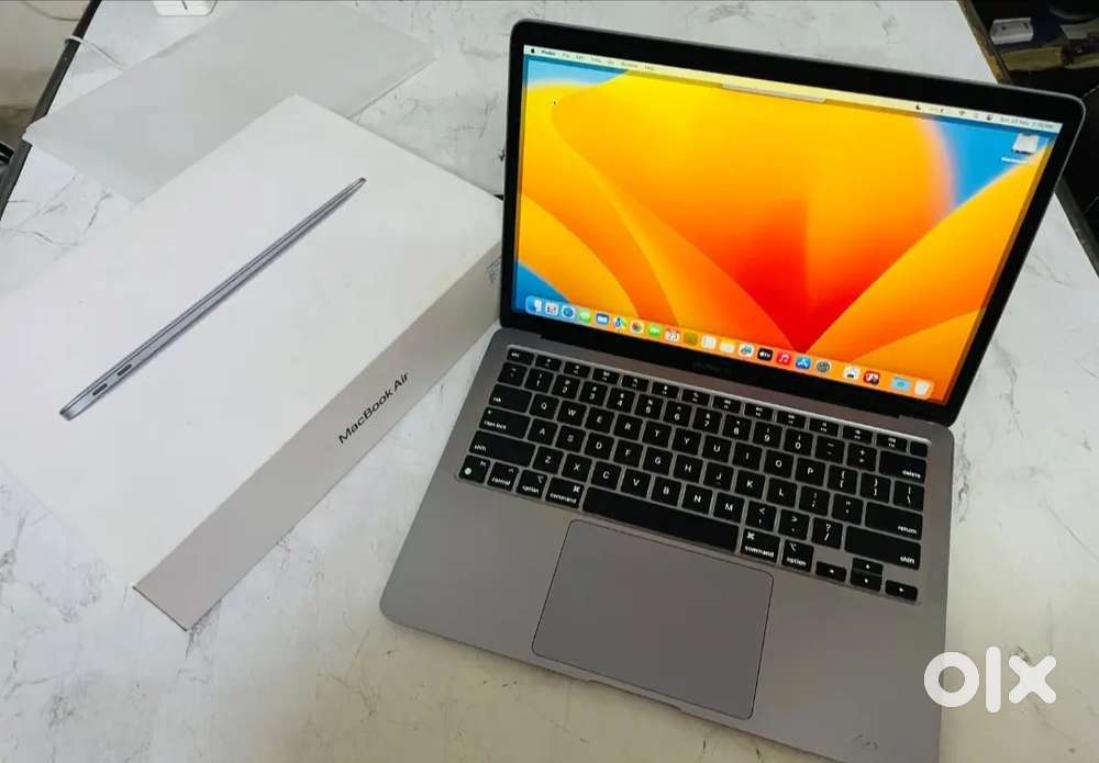 MACBOOK AIR M1 CHIP 8/512GB SSD 13.3 INCH WITH ALL ACCESSORIES