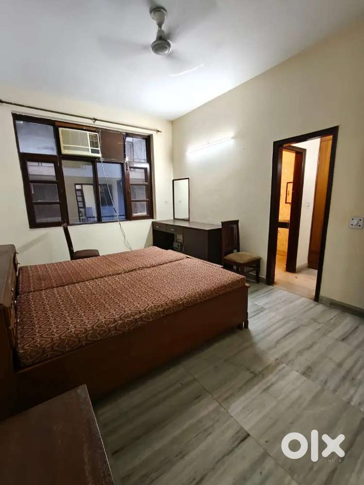 PG/RK Building for Lease in Sec 38-to 69 Gurgaon