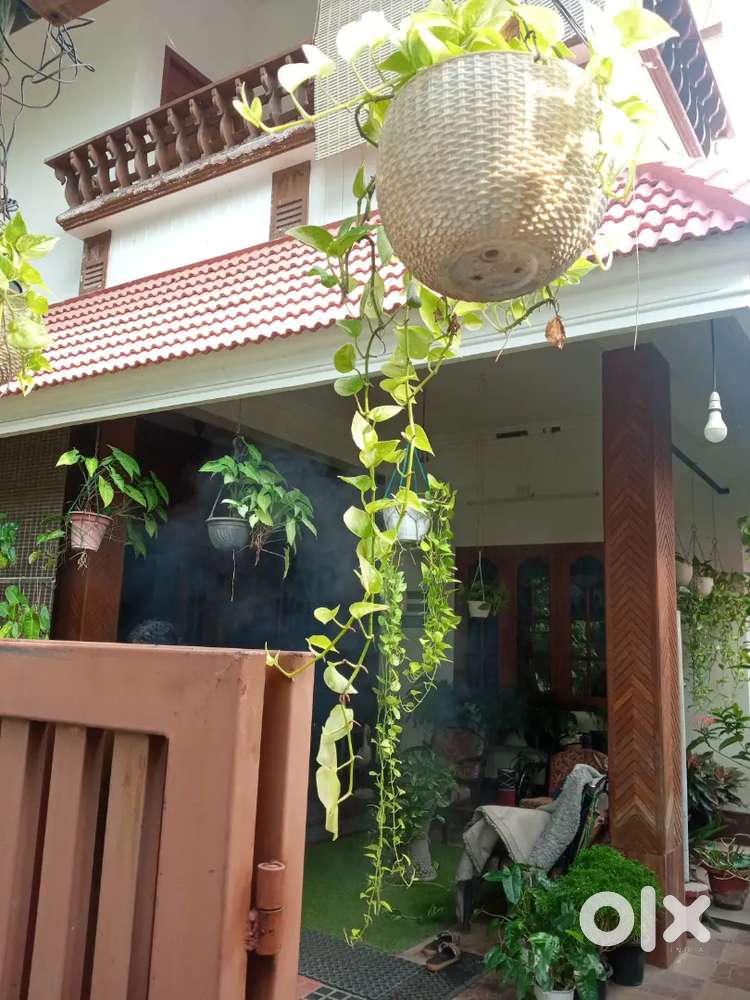 Krishna ladies Hostel - Accommodation and Food - Vyttila