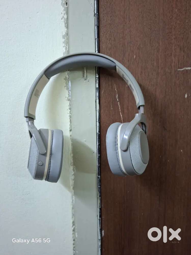 New one , Bluetooth, 60 hrs ,