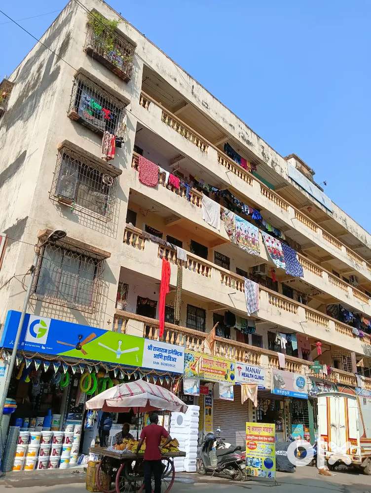 Sell karna hai 1Rk hai bahut accha flat hai or building bhi