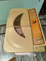 Mashing machine