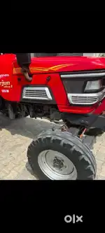 Mahindra 555di  mast kandisan