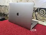 Apple Macbook Pro i7/16/512gb/5.5gb Graphics 15inch Retina Touchbar