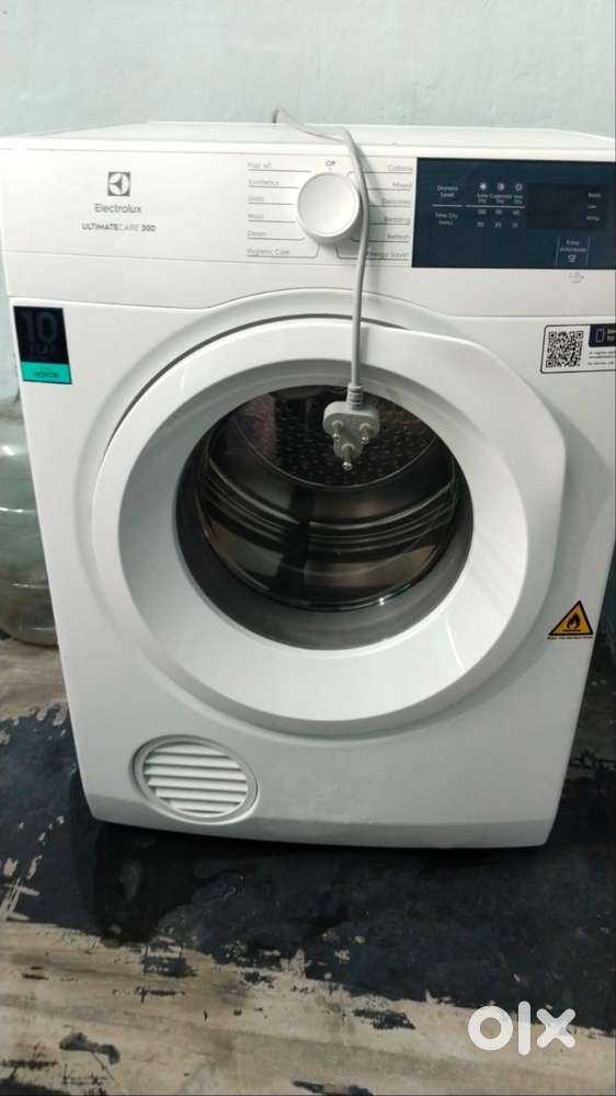 Electrolux ultimatecare 300 ( 7.5 kg )dryer.