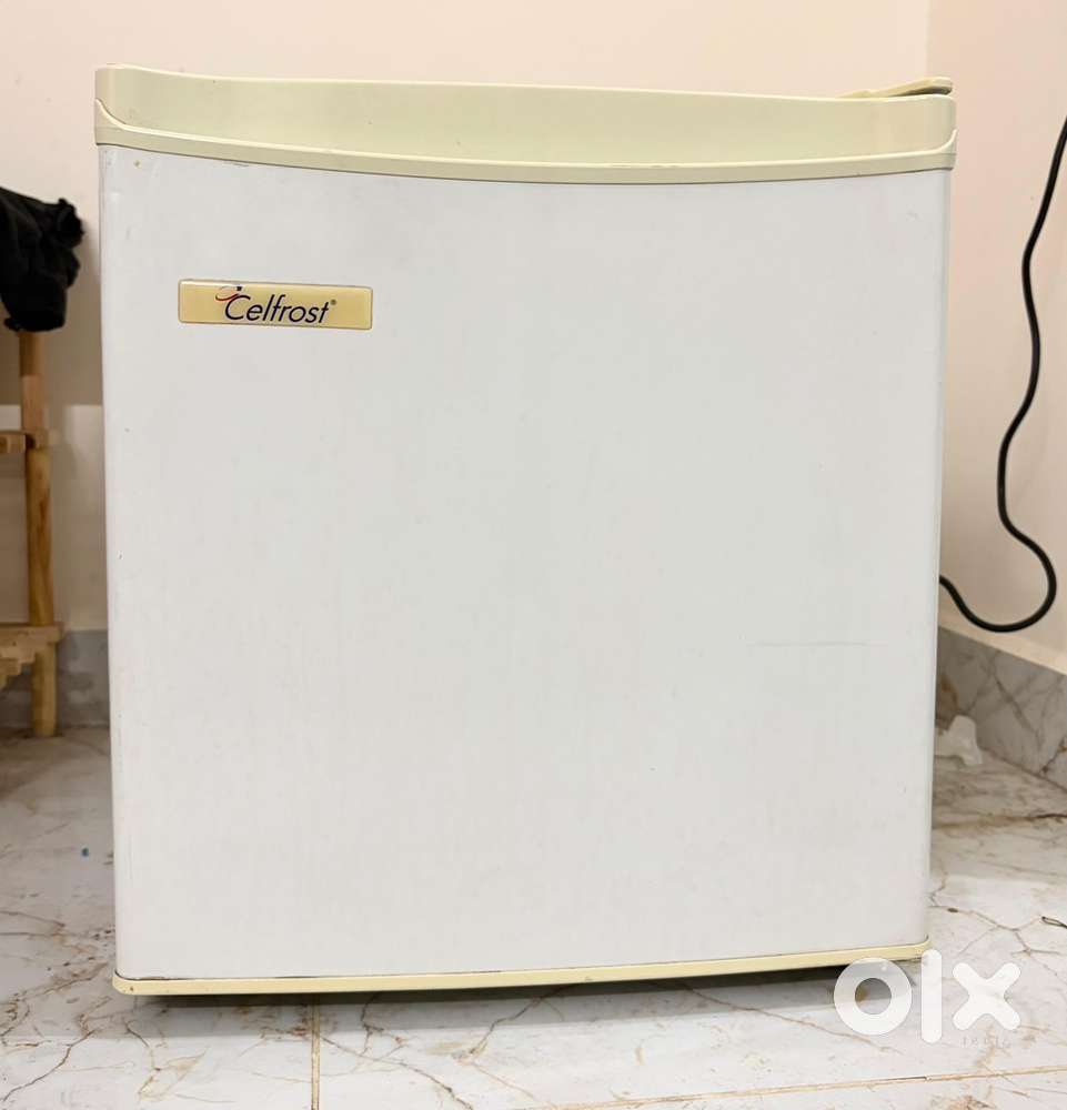 Celfrost Mini Fridge - great condition, Perfect for home/office use