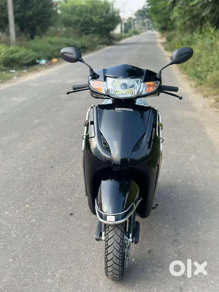 2012 model brand new sari new tyar karwai hai paid number