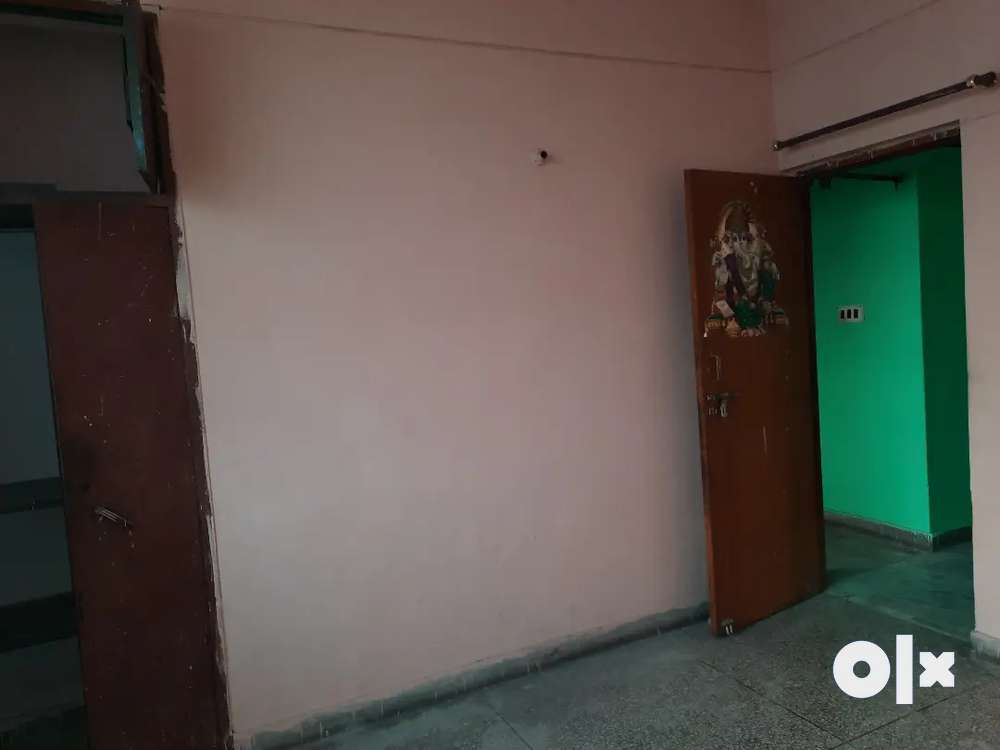 2 bhk flat available for rent at Ratan vihar Bara devi chauraha kidwai