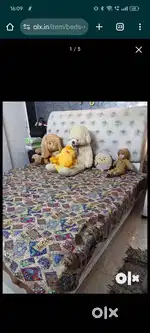 I want to sell my bed and this brand new table in urgent basis