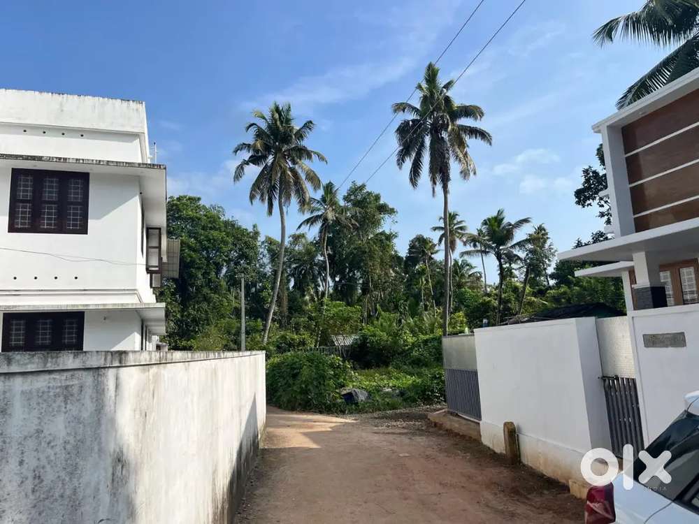 Tar Road front 7.5 Cent of Land for sale just 1.50km  from KSRTC Stand