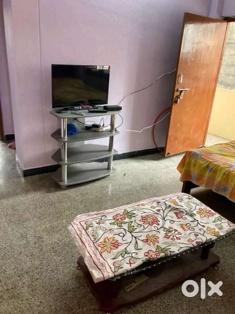 2 BHK flat size 650 sft furnished @Prakash nagar post office