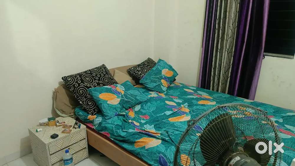 Need 1 roomate versova Andheri West