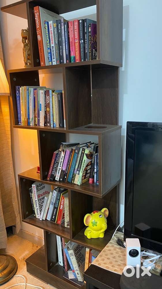 Bookshelf engineered wood wakefit 5.5 x 2 x 0.75 (without books)
