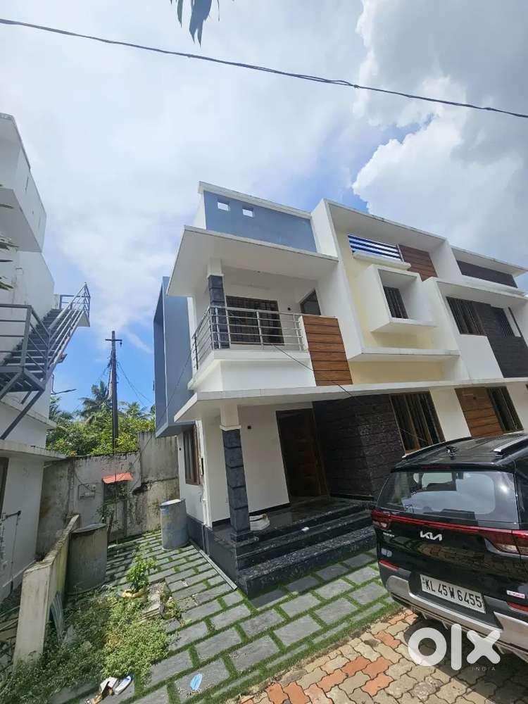 MODERN 3BHK HOUSE FOR SALE AT KAKKANAD INFOPARK THEVAKAL KMEA COLLEGE