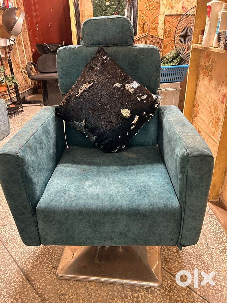 Second hand complete saloon equipment