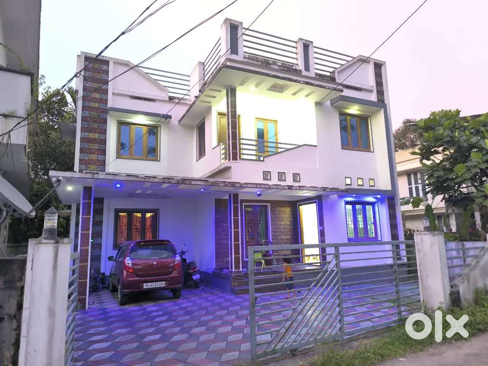 Edappally varappuzha 3 years old home 5cent land