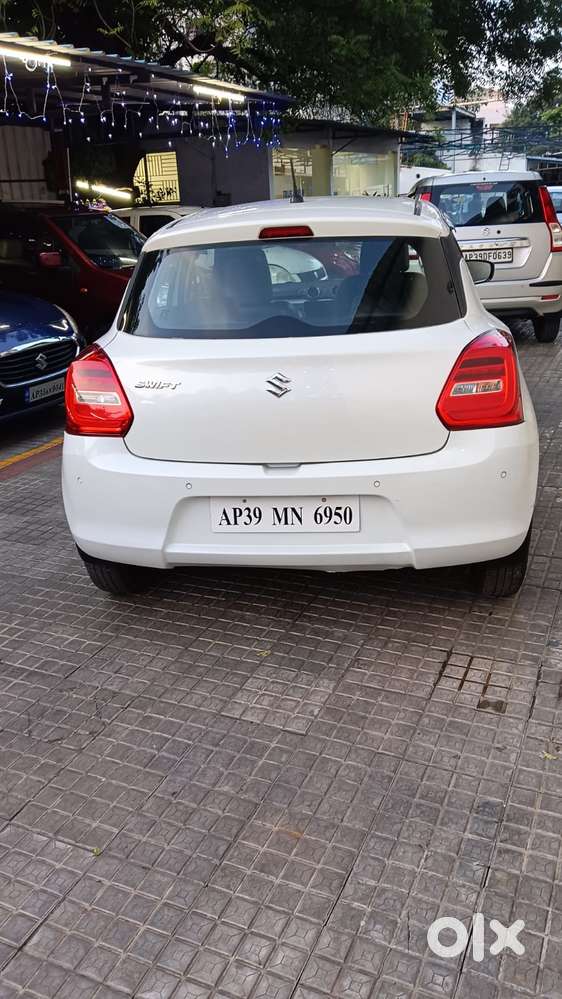 Maruti Suzuki Swift VVT VXI, 2021, Petrol
