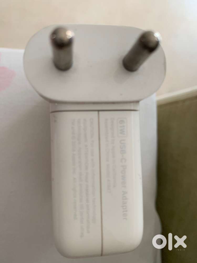 Laptop - Apple adaptor charger 60W