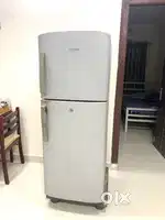 Selling fridge in working condition