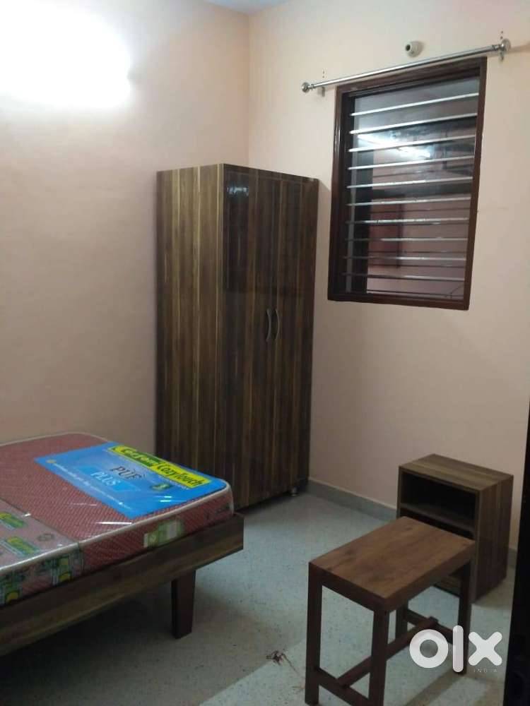Fully furnished AC rooms for boys only