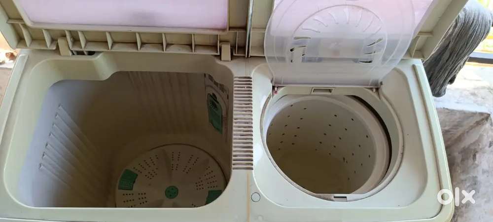 Lloyd Washing Machine