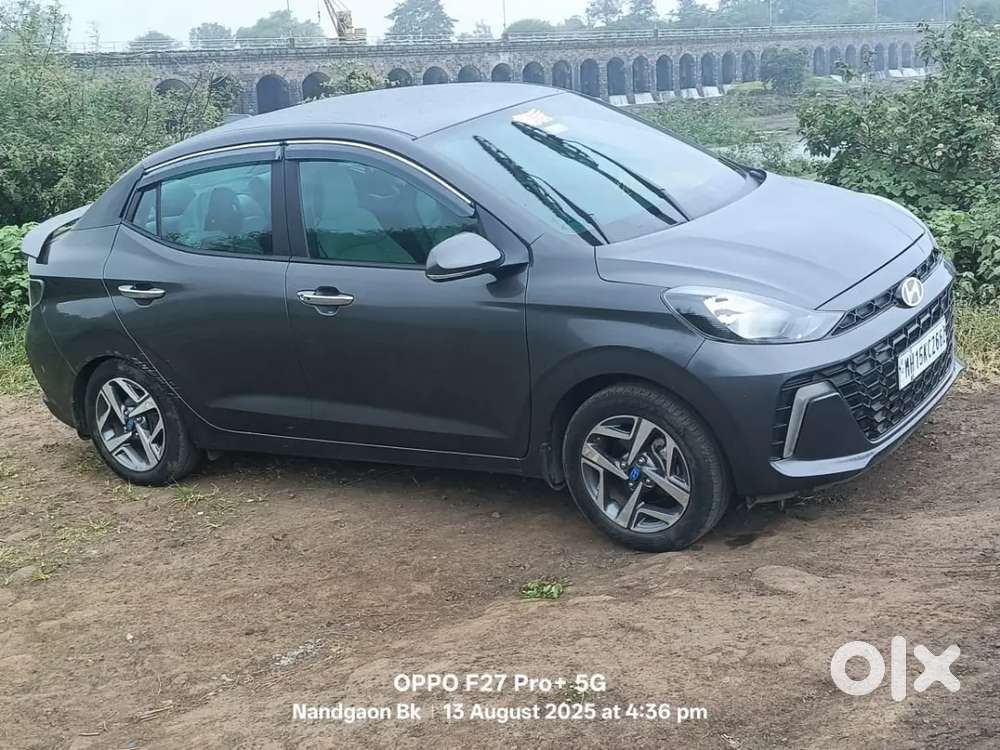 NASHIK madhe tourist gadi var badali driver pahije