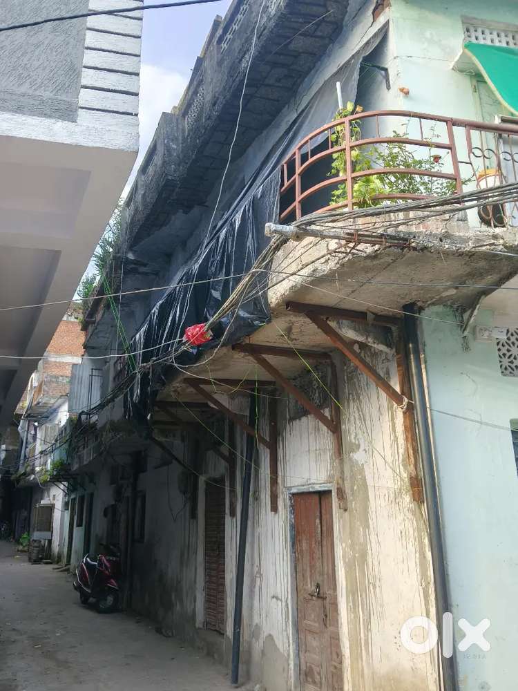 Makan bechna h jinsi pe