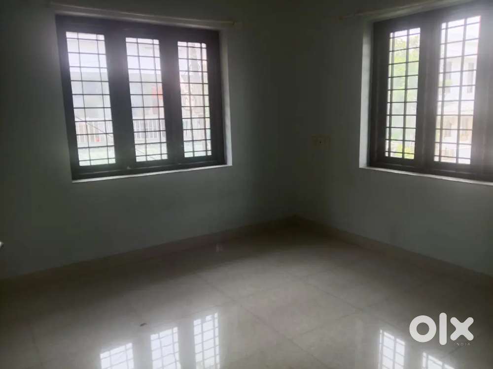 “2BHK upstairs house for rent  Kalamassery Medical College – ₹12,000”