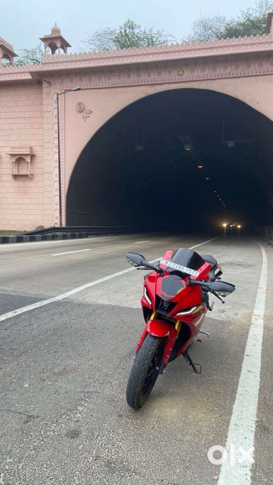 Yamaha r15v4 red single owner bike excellent condition