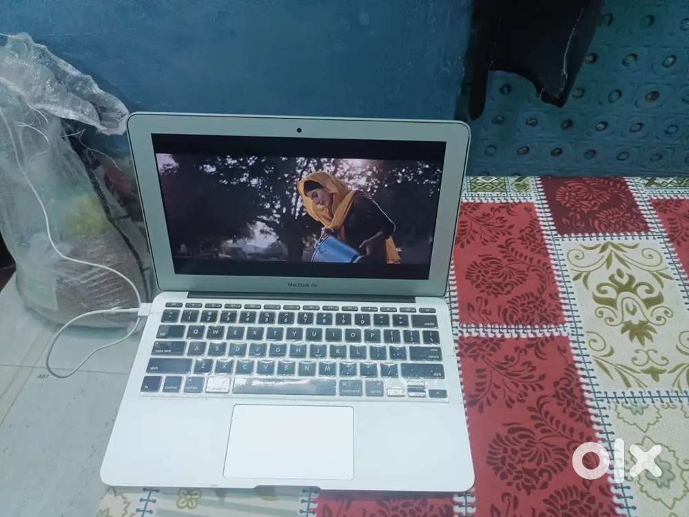 APPLE MACBOOK PRO