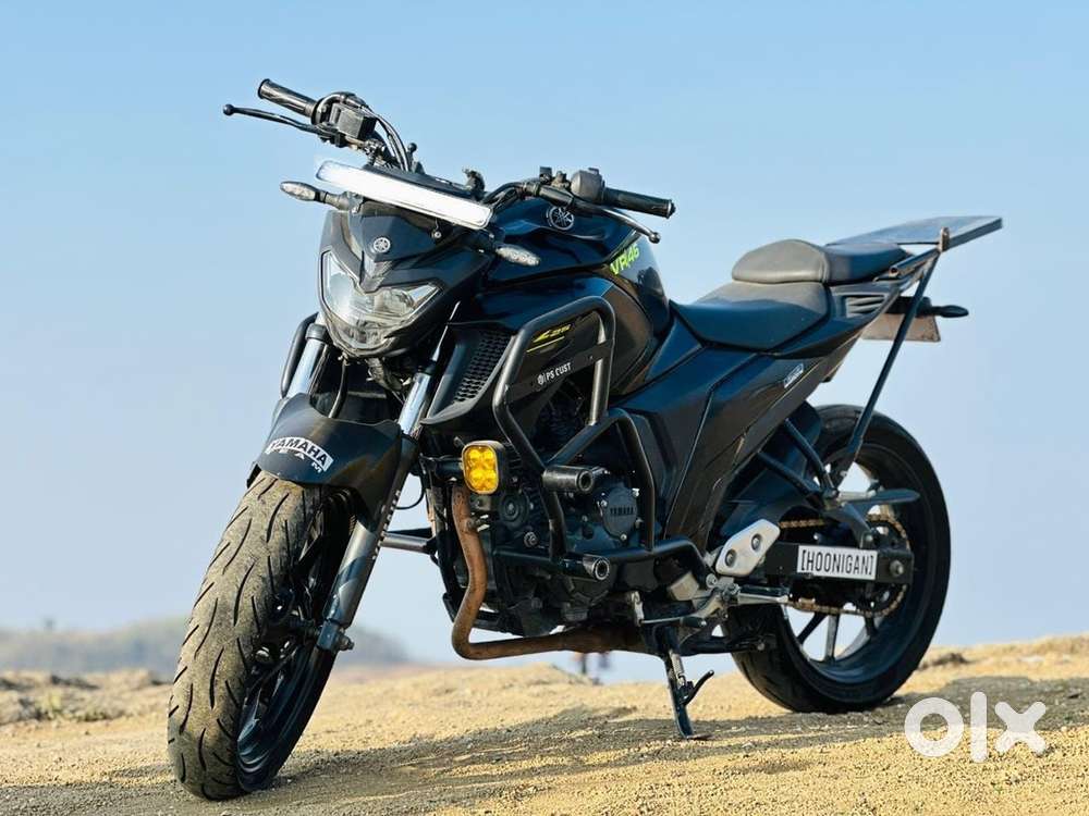 Yamaha FZ25 Black 250CC