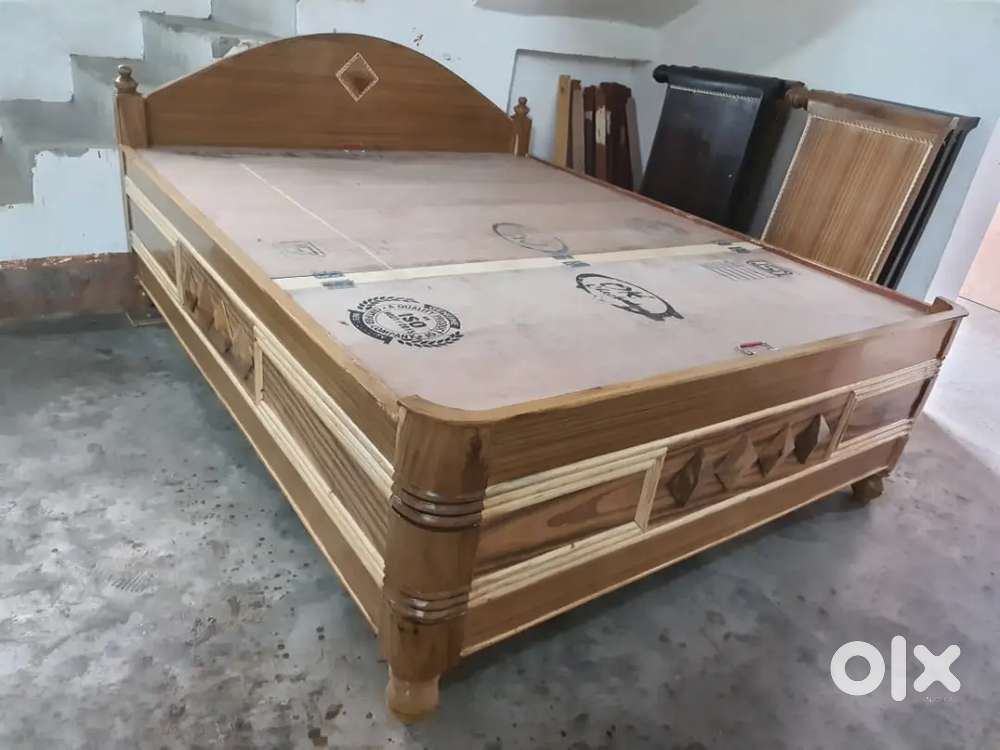 Double size box bed having size 6/6.5