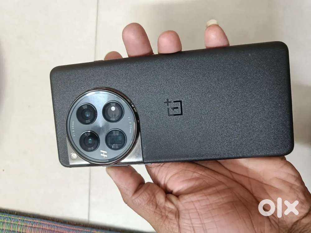 One plus 12.16RAM 512 STORAGE
