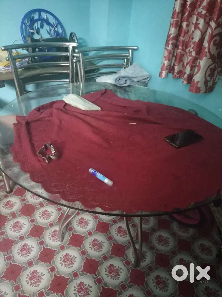 daing table 4 cheir and washing machine