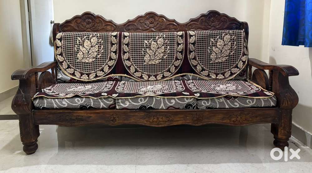 WODDEN SOFA SET WITH CUSION & COVER 2 YEAR OLD