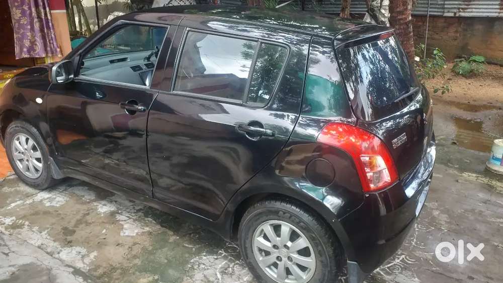Maruti Suzuki Swift 2011 Petrol 75580 Km Driven