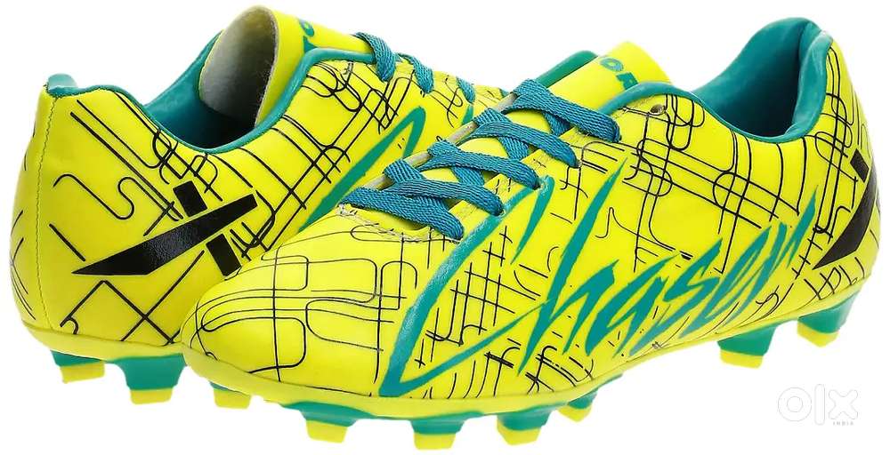 Vector X chaser  football shoes