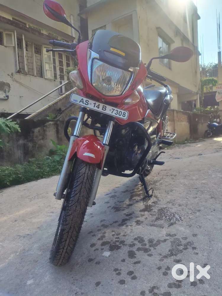 Hero CBZ bike is on showroom condition