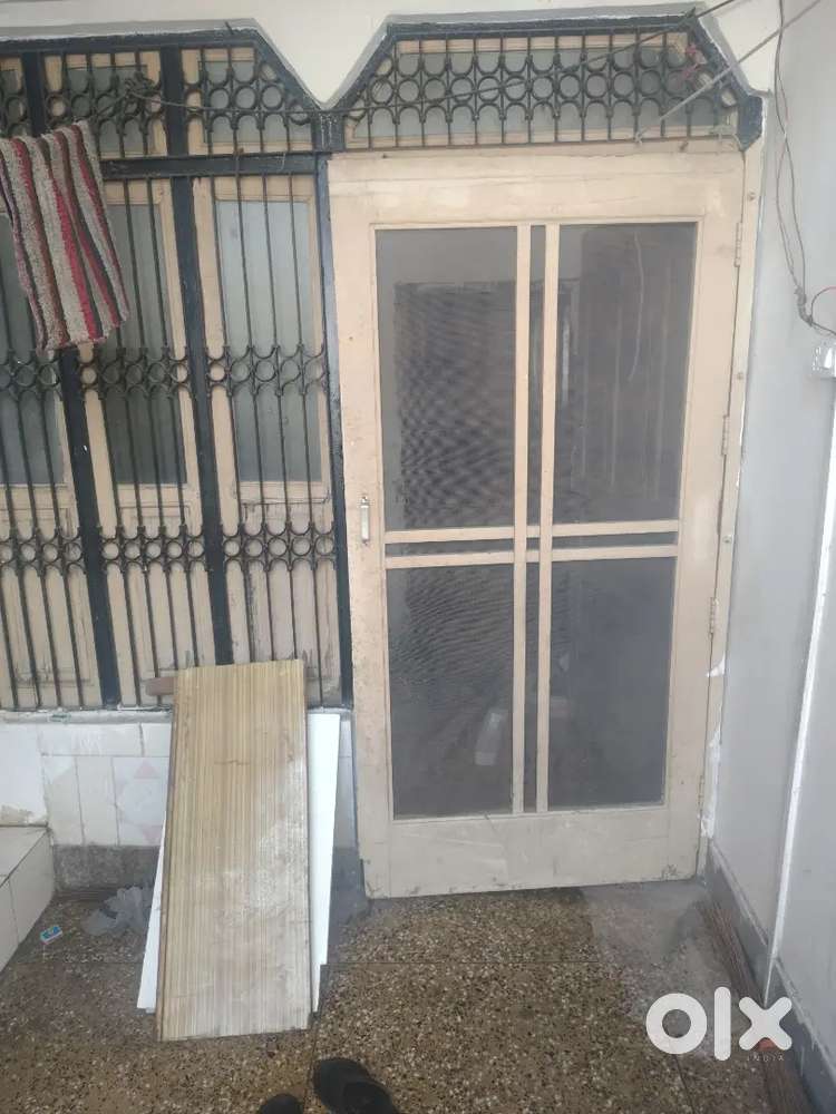 Saperate 2 room set in adarsh calony bachelor allowed