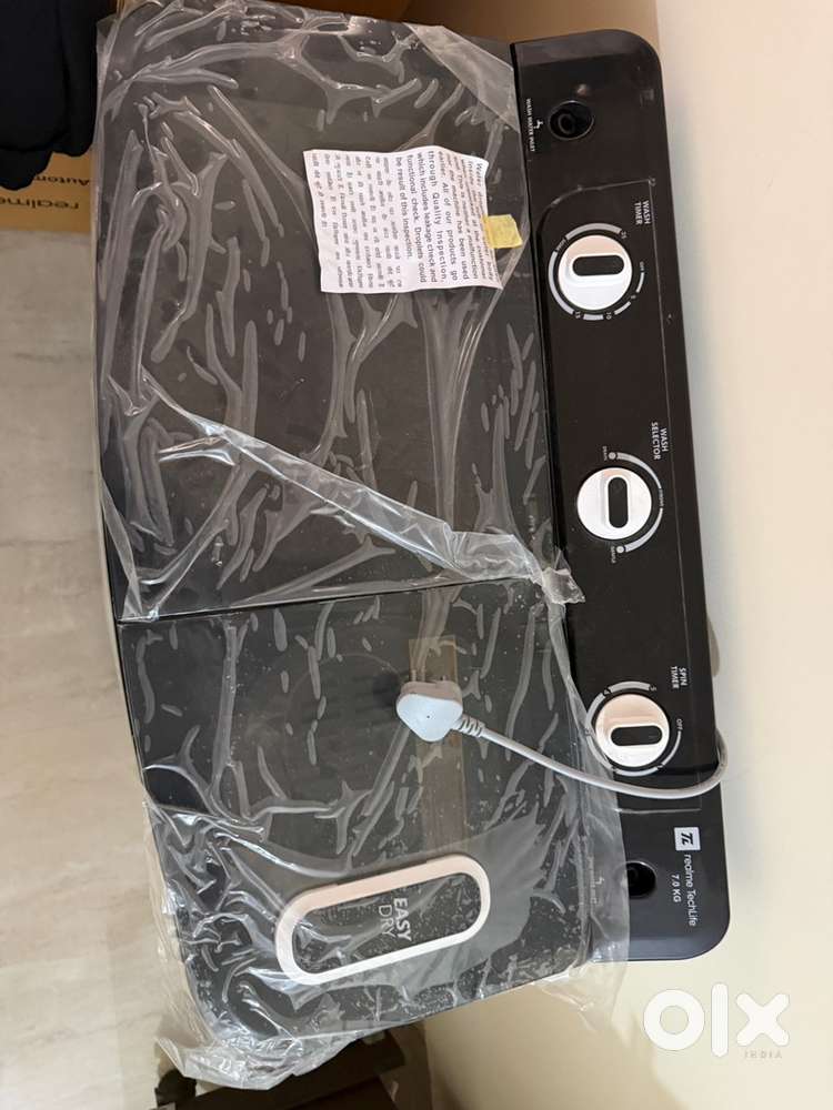 Realme Techlife 5star 7kg semi automatic top load white